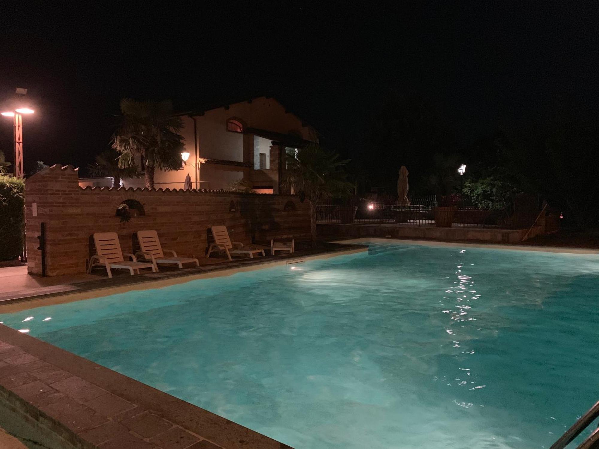 Residenza Le Querce Trilocale Villa Fossato di Vico Eksteriør billede